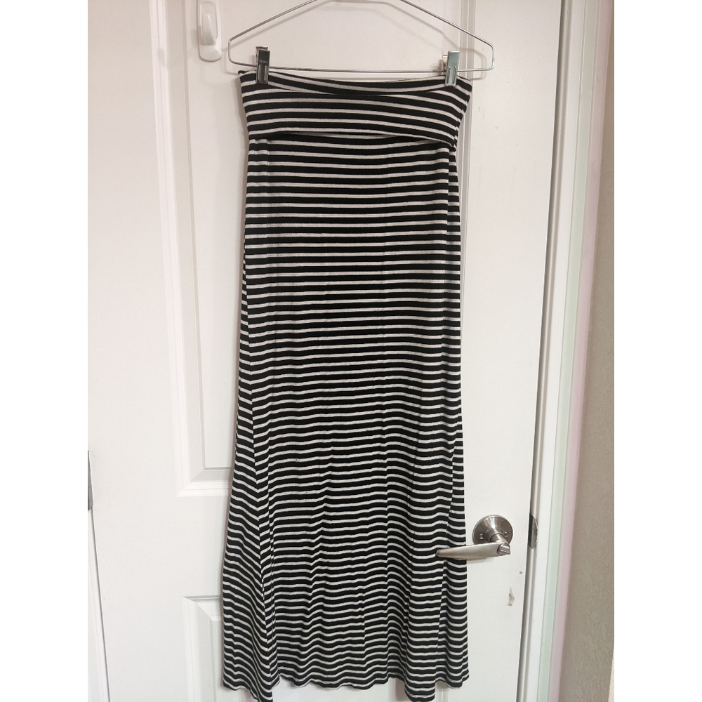 Black and white maxi skirt